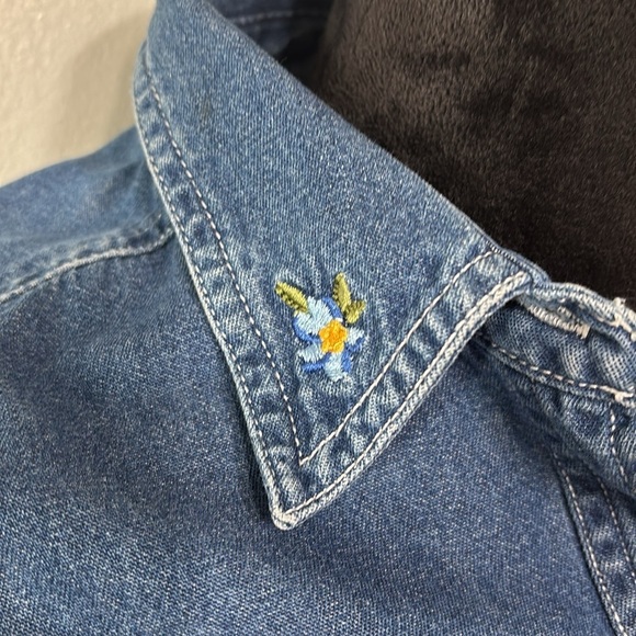 Vintage Lauren Brooks Boho Floral Embroidered Denim Button Down Top Size S - Picture 6 of 6